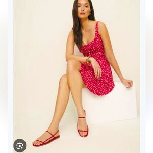 SOLD🌟🌟🌟Reformation Marcia strappy flat sandals